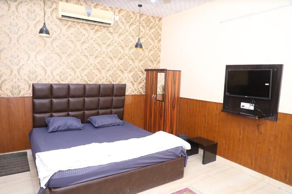 Hotel Aashirvad Faridabad Ngoại thất bức ảnh