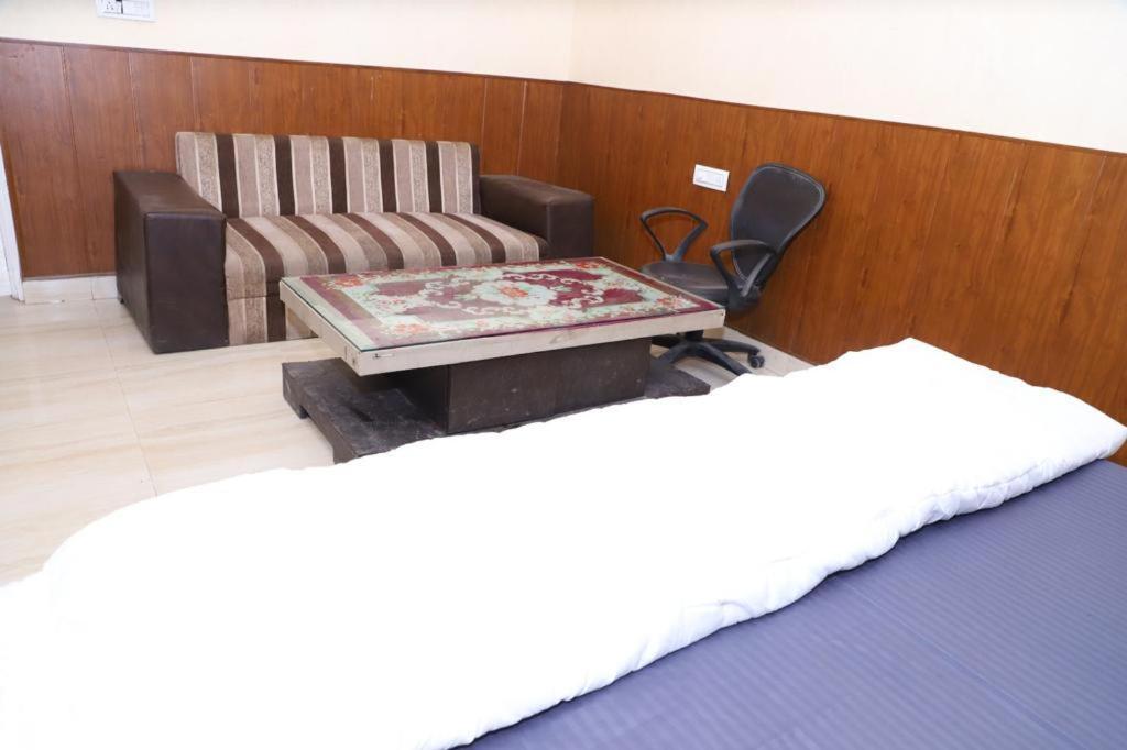 Hotel Aashirvad Faridabad Ngoại thất bức ảnh