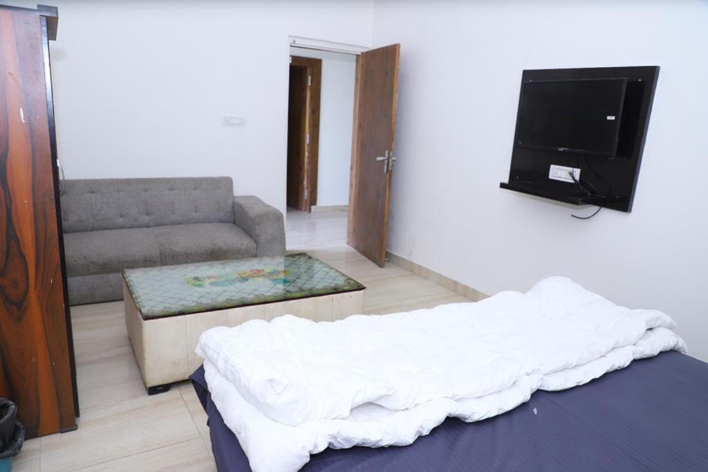 Hotel Aashirvad Faridabad Ngoại thất bức ảnh