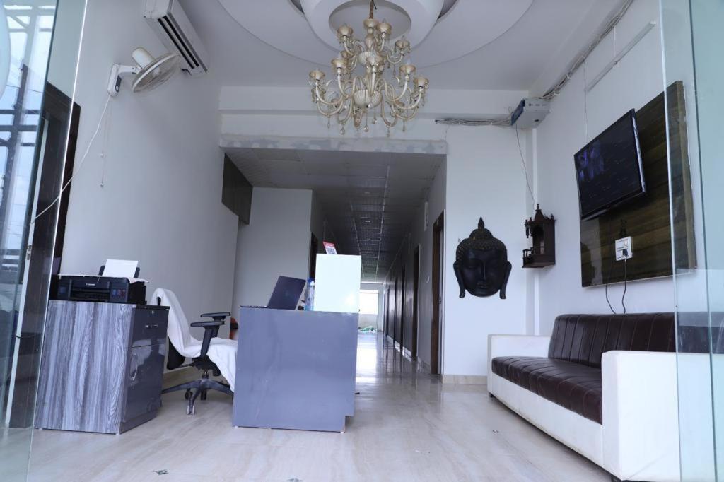Hotel Aashirvad Faridabad Ngoại thất bức ảnh