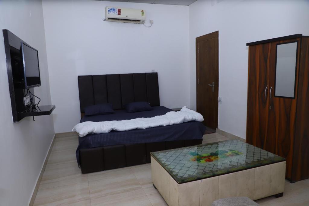 Hotel Aashirvad Faridabad Ngoại thất bức ảnh
